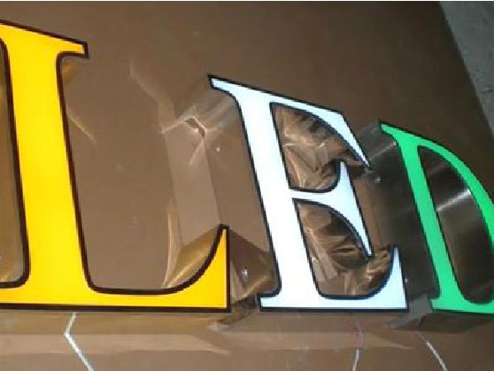 苏州介绍LED招牌的基础知识。